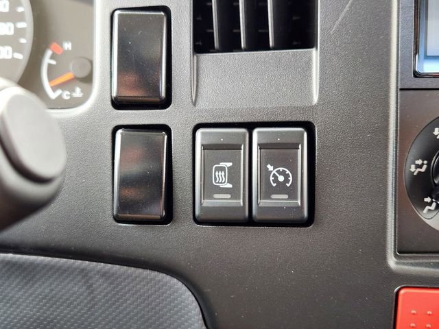 New 2025 Chevrolet Low Cab Forward image 17