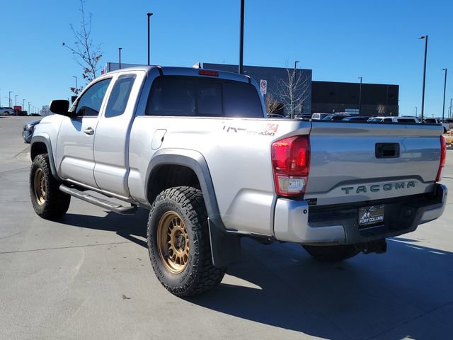 Used 2017 Toyota Tacoma TRD Off-Road w/ Premium & Technology Package image 3