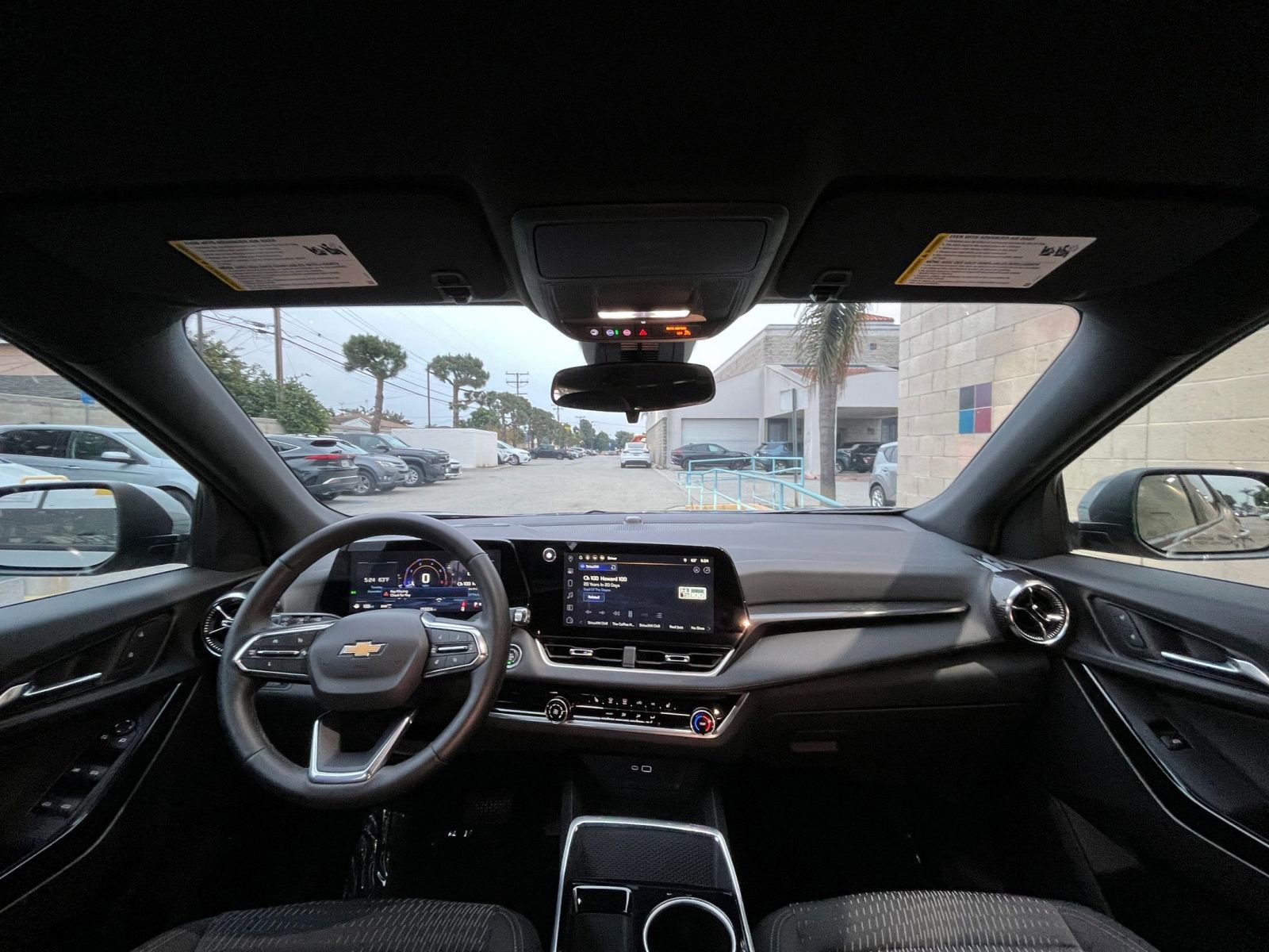 Used 2025 Chevrolet Equinox LT image 33