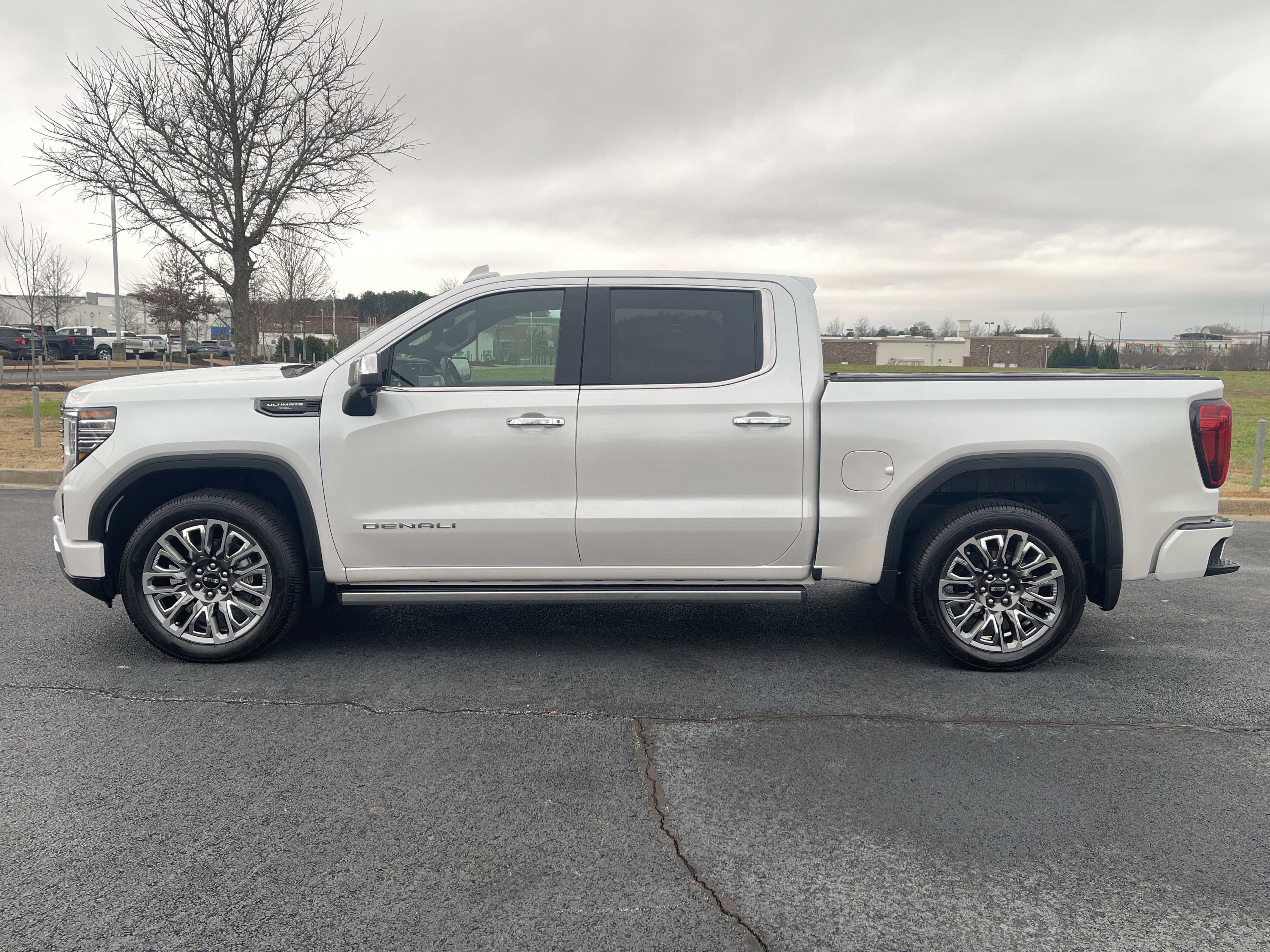 Used 2024 GMC Sierra 1500 Denali Ultimate image 6