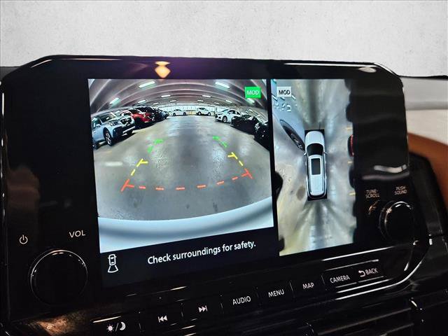 Used 2025 Nissan Pathfinder Platinum AWD/4WD image 13