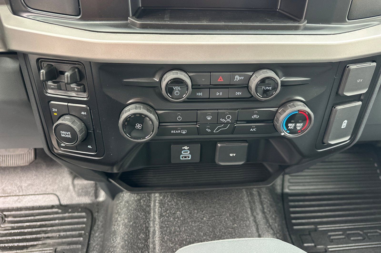 New 2026 Ford F350 XL w/ XL Chrome Package image 21