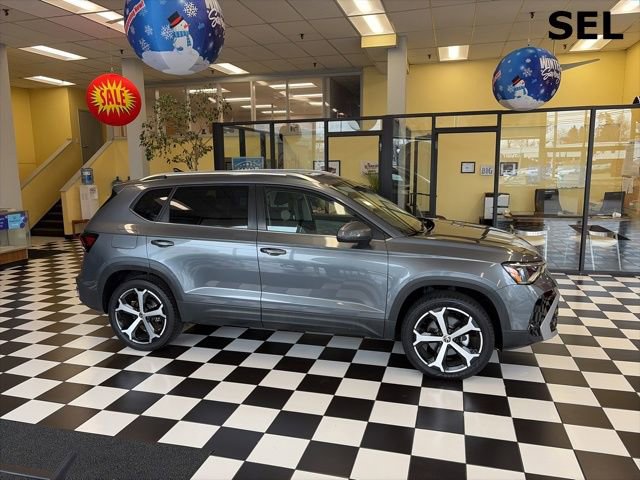 Certified 2025 Volkswagen Taos SEL image 15