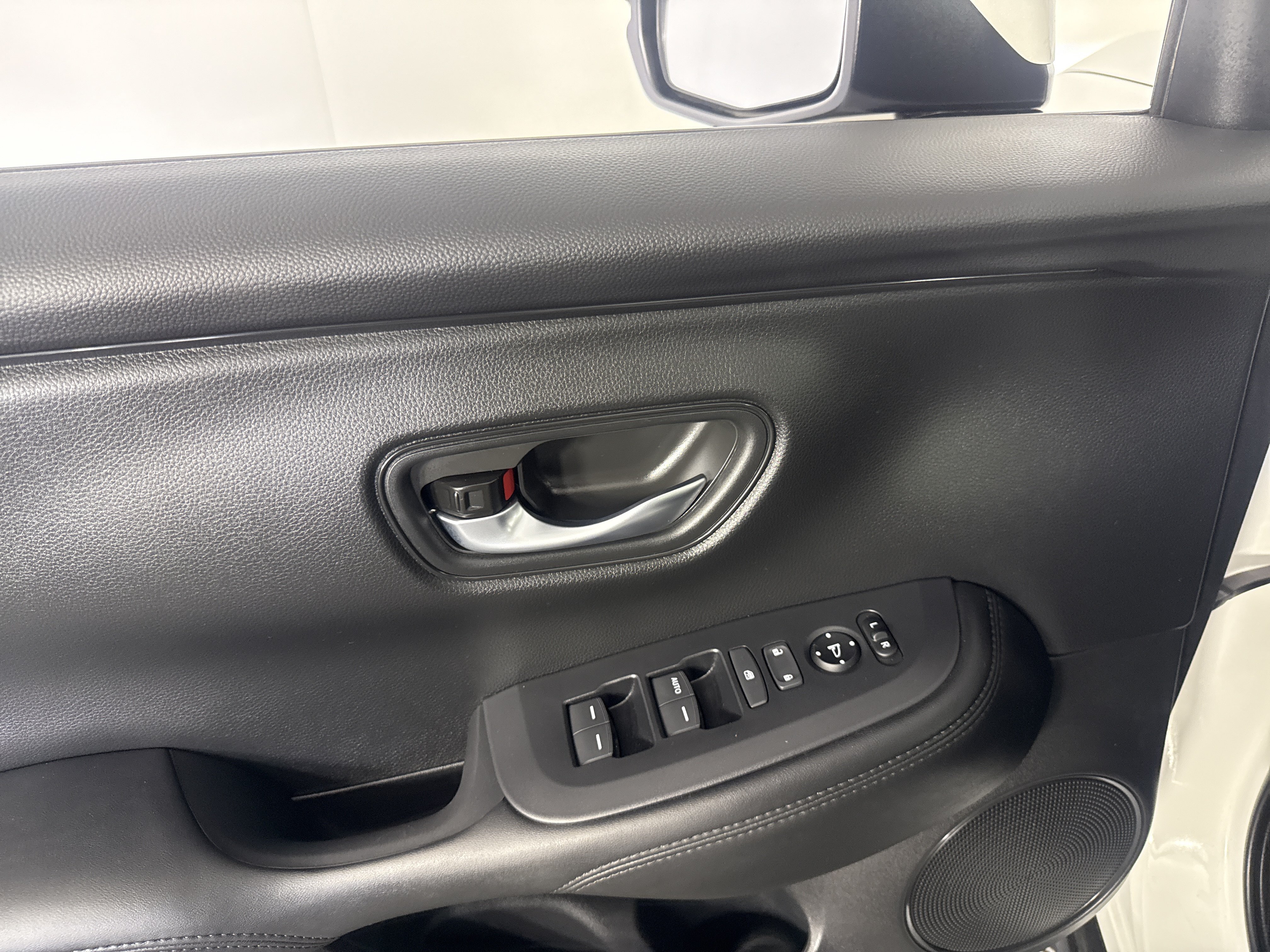 Certified 2026 Honda HR-V LX image 13