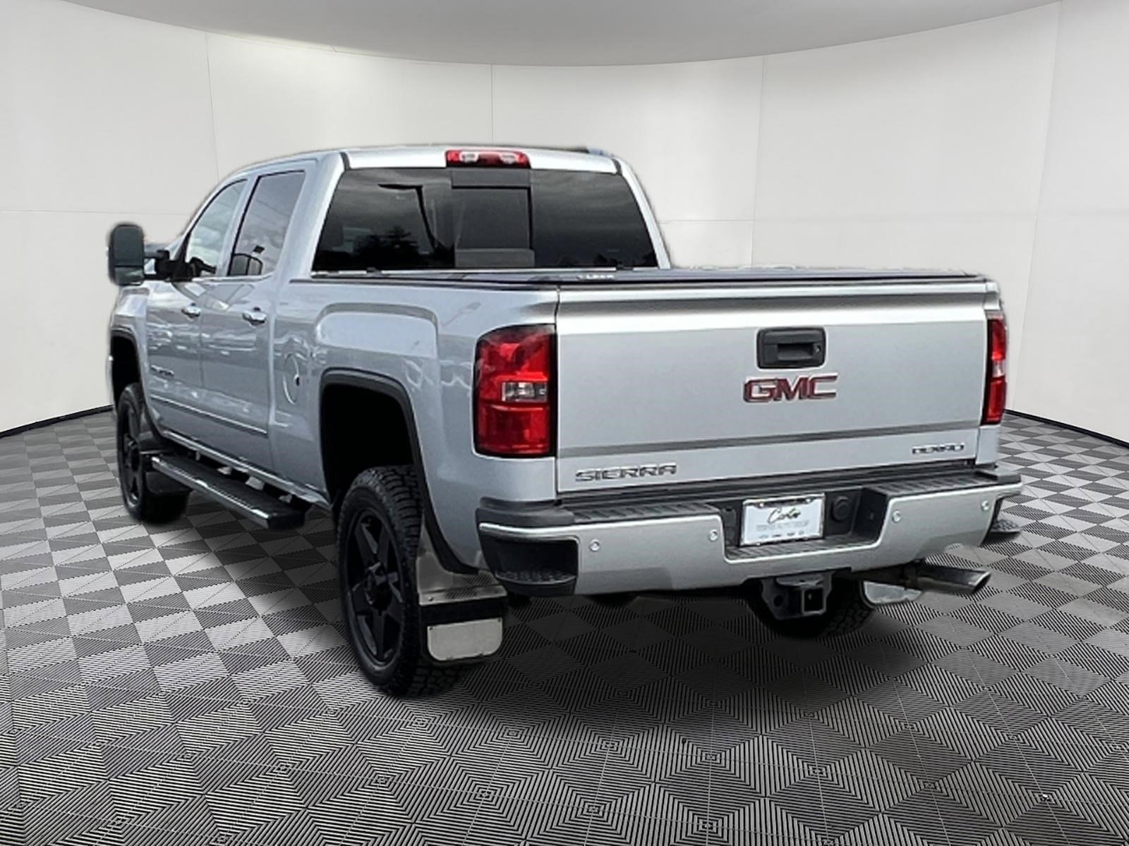 Used 2015 GMC Sierra 2500 Denali image 4