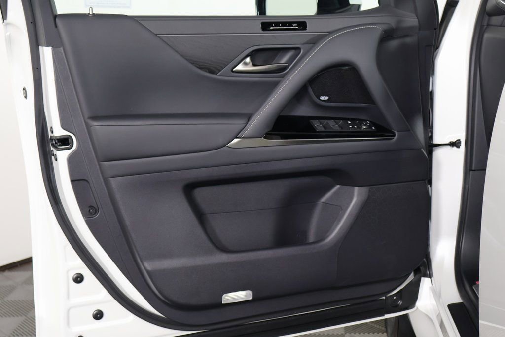 New 2026 Lexus LX 600 4WD w/ Luxury Package image 8