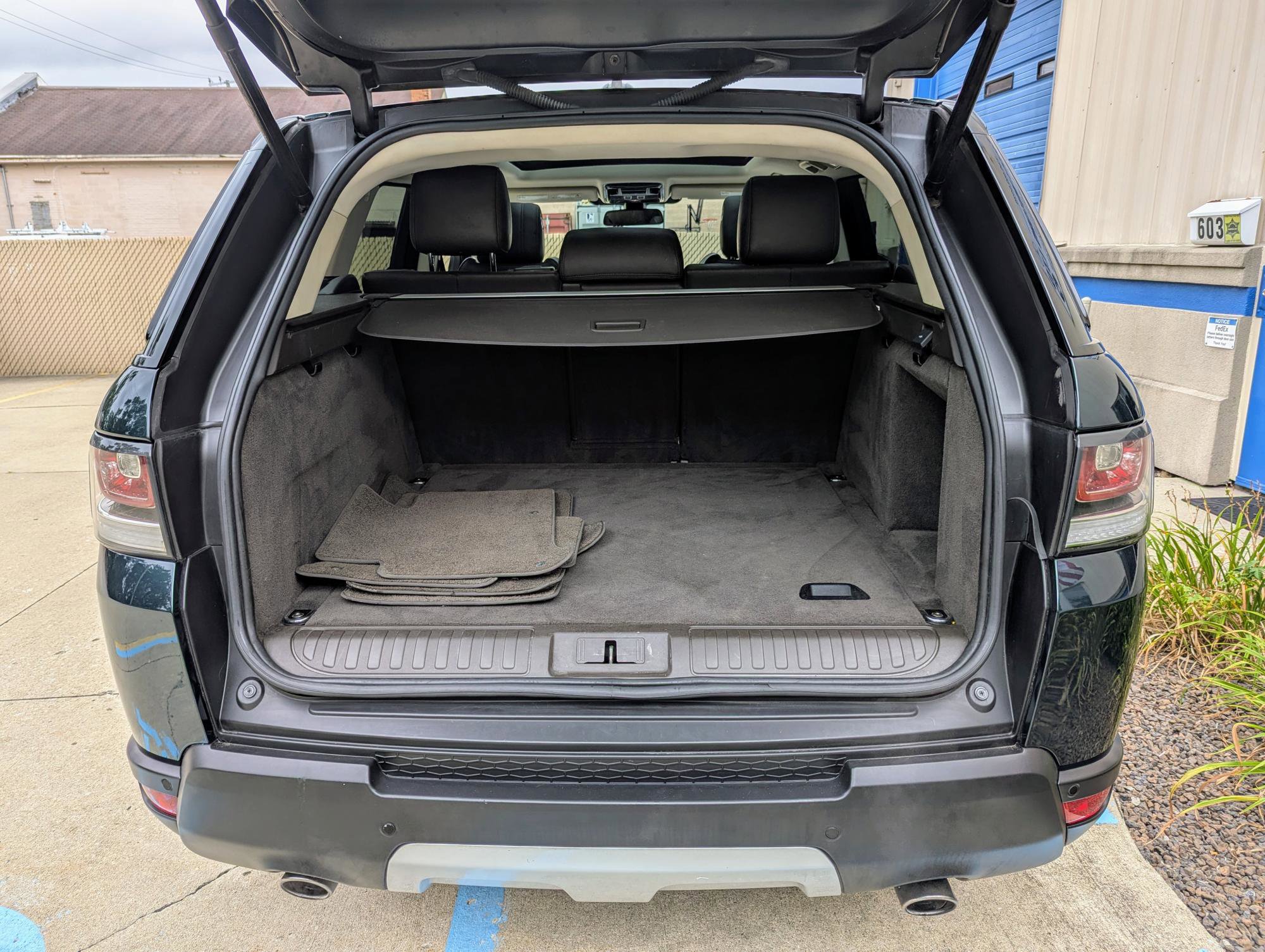 Used 2015 Land Rover Range Rover Sport HSE image 8