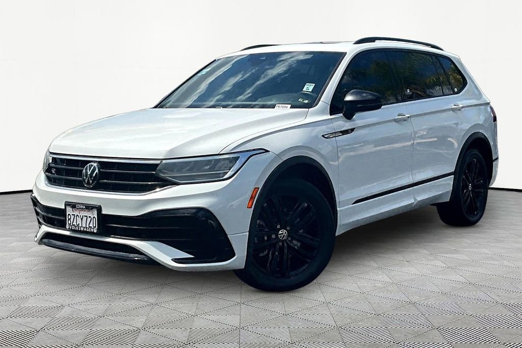 Used 2022 Volkswagen Tiguan SE R-Line image 3
