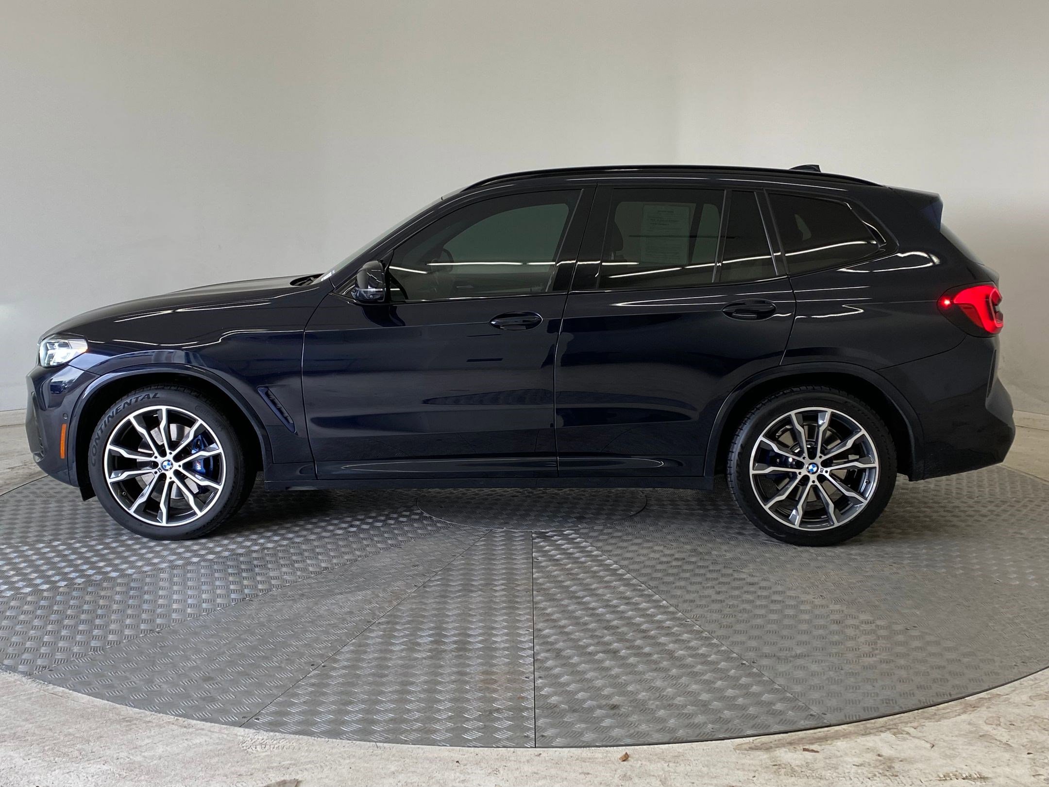 Used 2022 BMW X3 M40i w/ Premium Package image 2