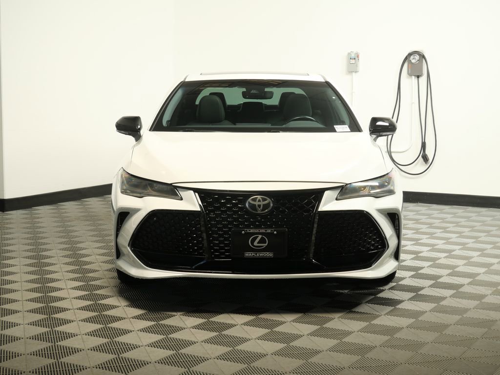 Used 2019 Toyota Avalon Touring w/ Advanced Safety Package image 2