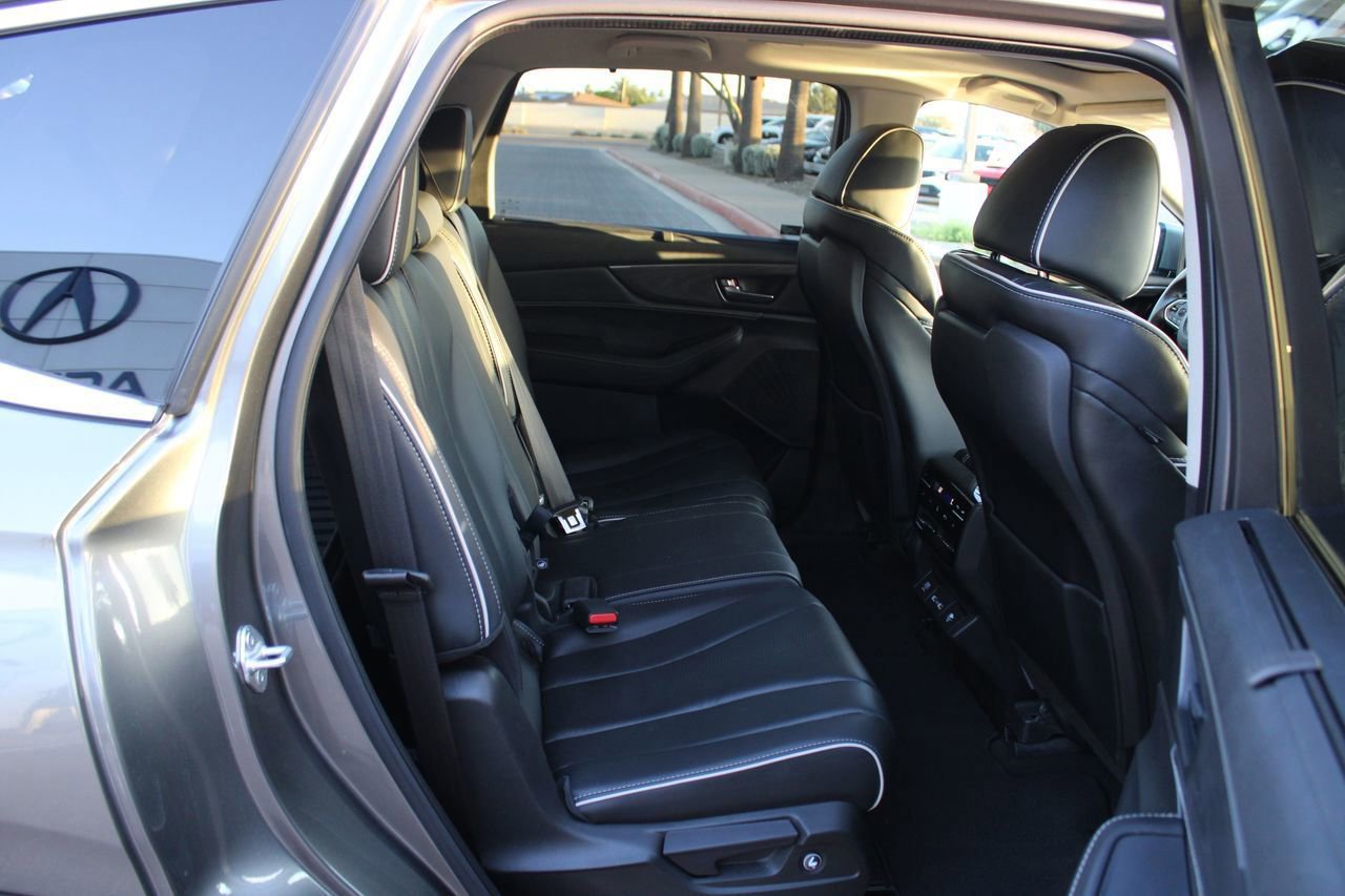 Used 2023 Acura MDX SH-AWD w/ Advance Package image 11