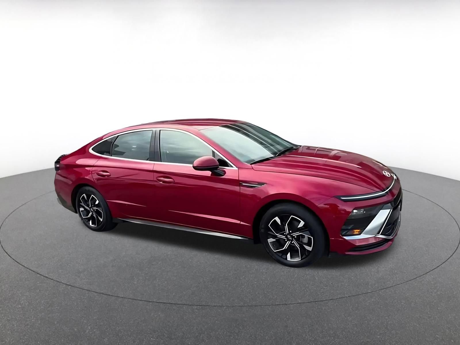 Used 2025 Hyundai Sonata SEL image 2