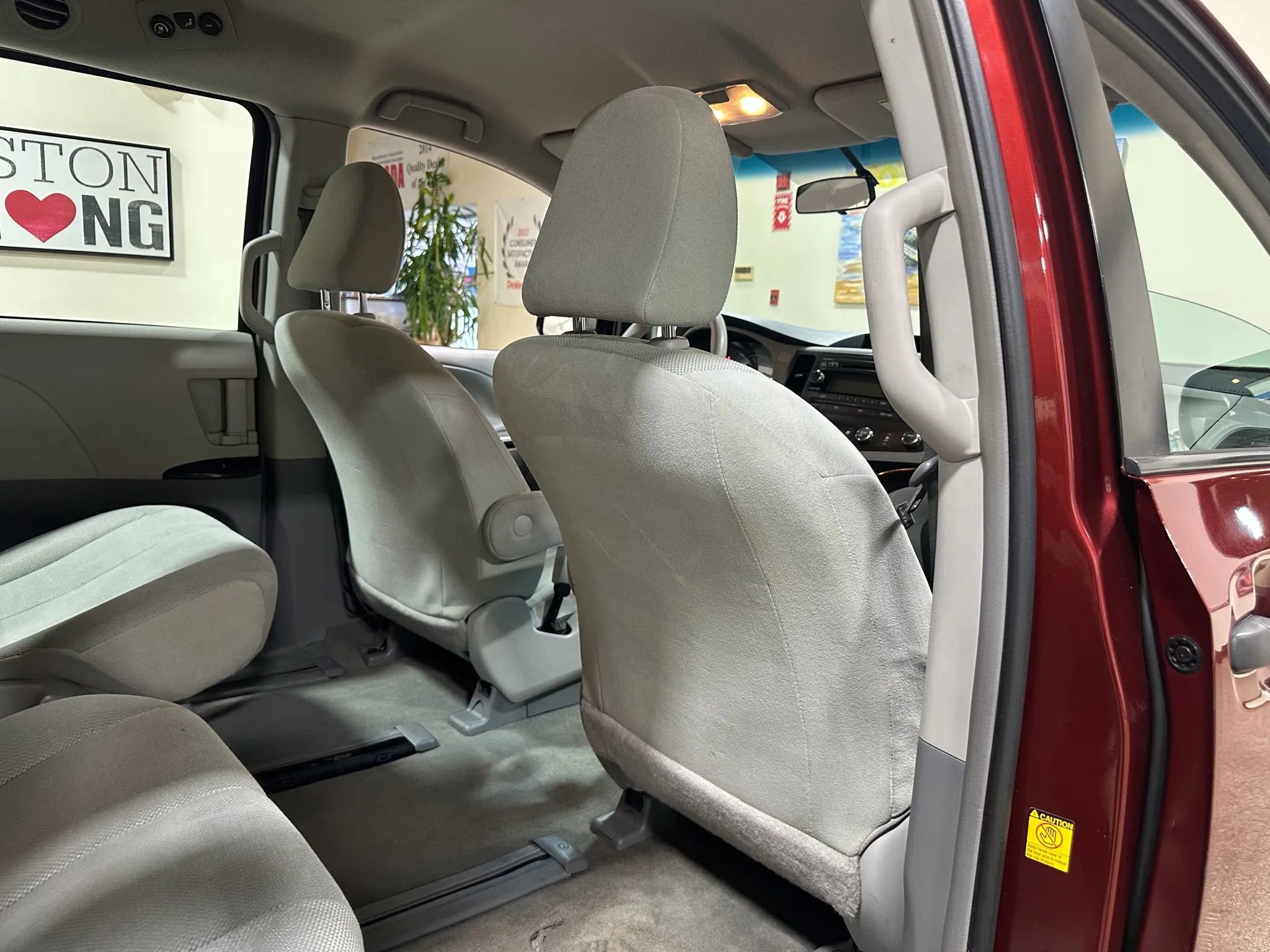 Used 2012 Toyota Sienna FWD image 29