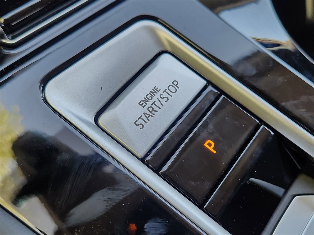 New 2025 Volkswagen Atlas Peak Edition SE image 14