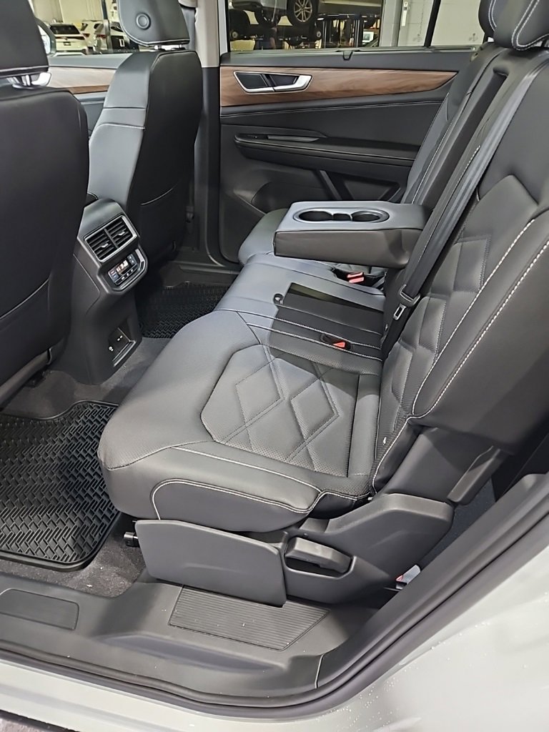 New 2026 Volkswagen Atlas SE image 24
