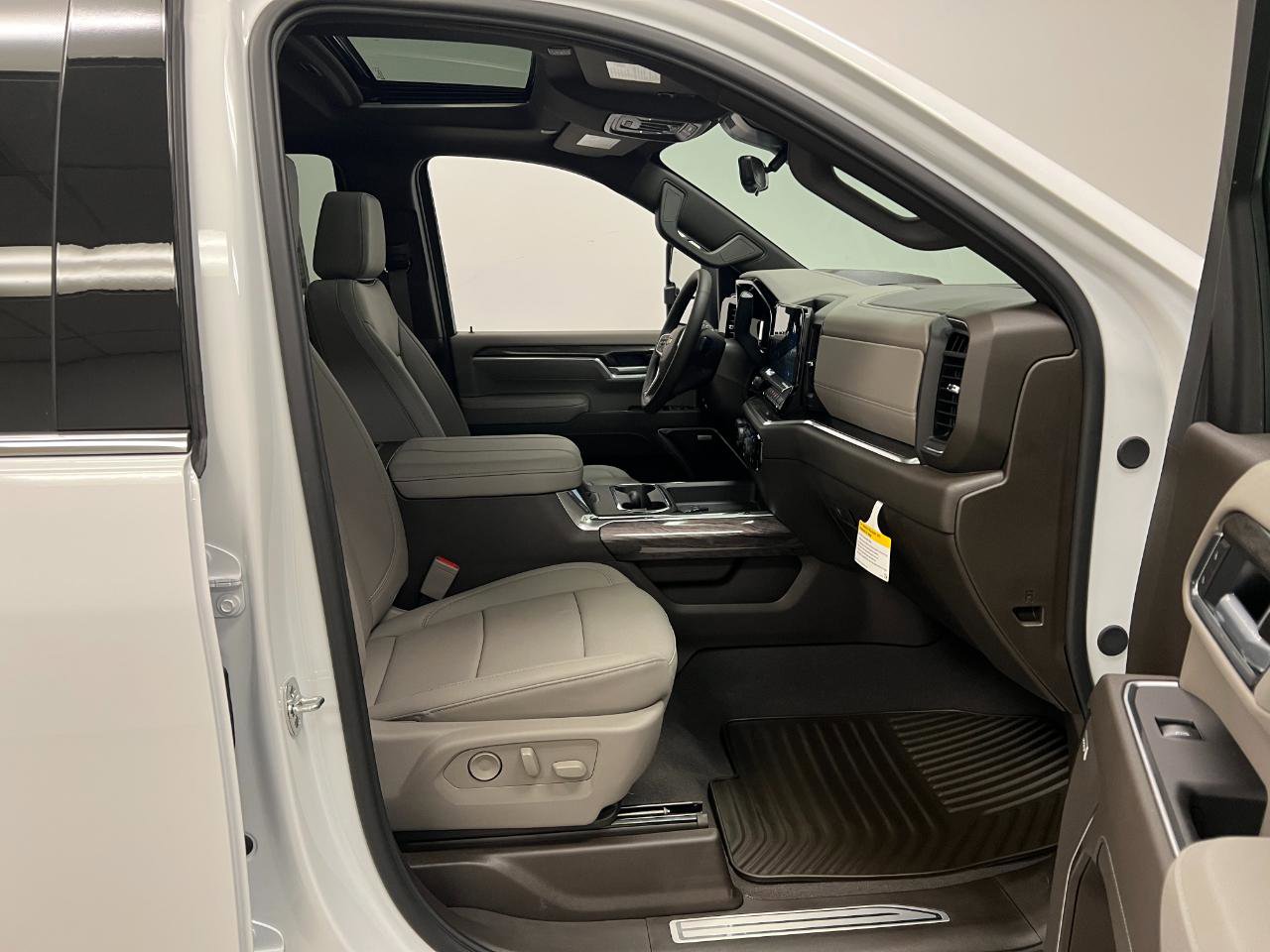 New 2026 Chevrolet Silverado 3500 LTZ w/ LTZ Plus Package AWD/4WD image 35