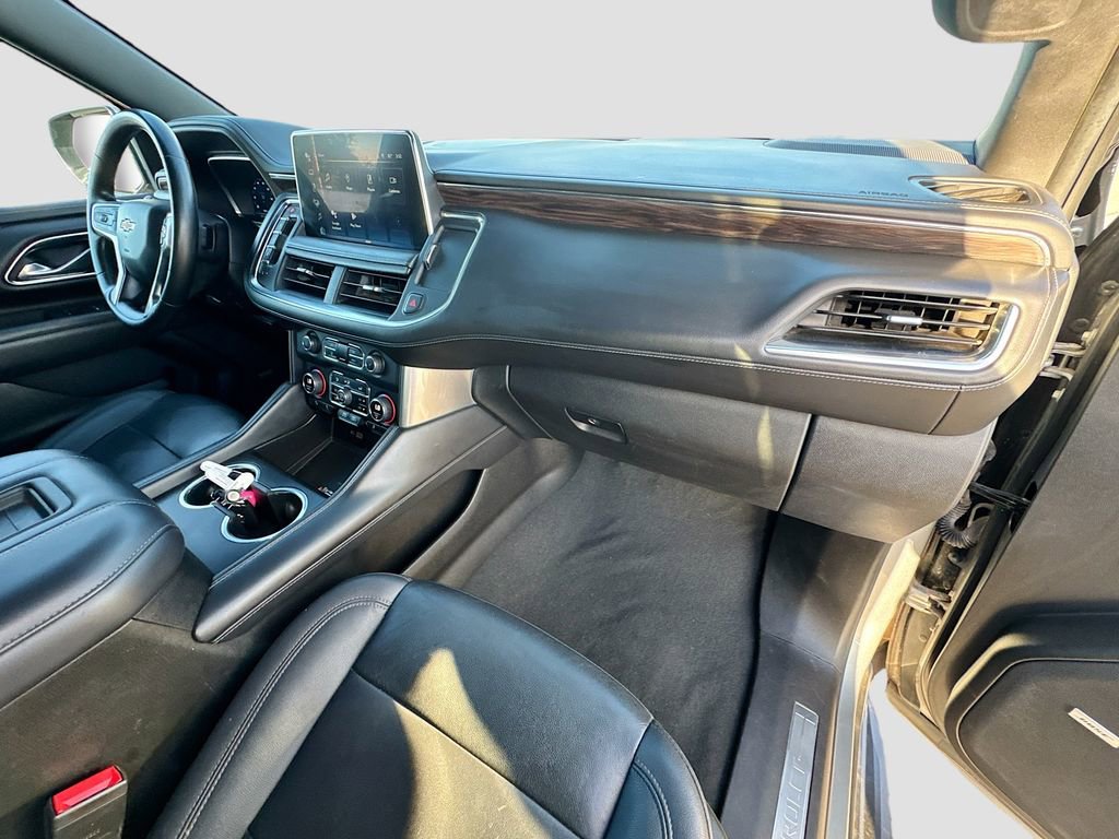 Used 2023 Chevrolet Suburban LT image 30