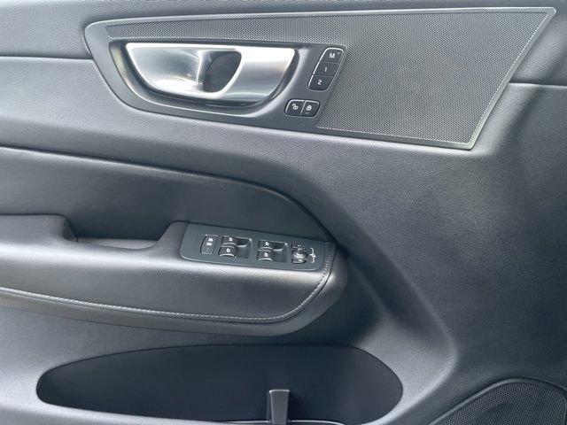 Certified 2025 Volvo XC60 B5 Plus image 26