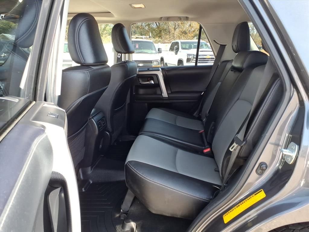 Used 2022 Toyota 4Runner SR5 Premium image 11