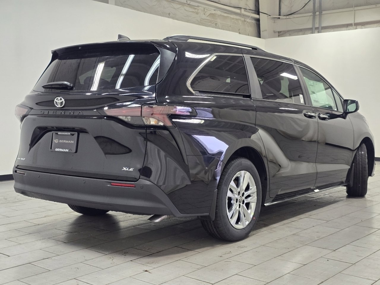 New 2026 Toyota Sienna XLE image 18