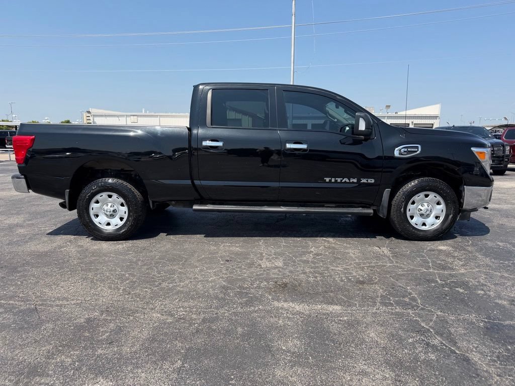 Used 2017 Nissan Titan SV AWD/4WD image 3
