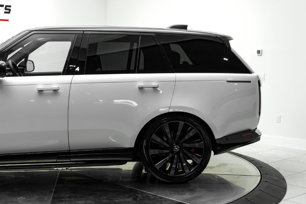 Used 2023 Land Rover Range Rover SV AWD/4WD image 15