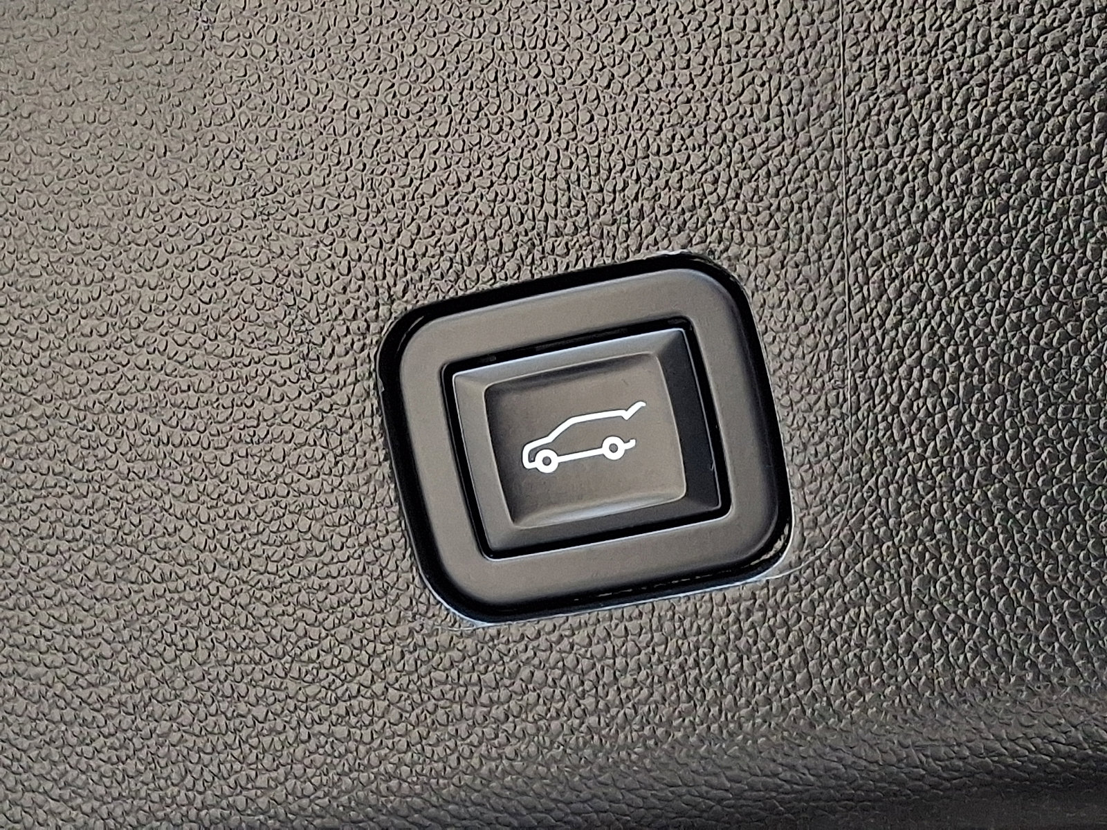 Used 2022 Chevrolet Traverse LT image 30