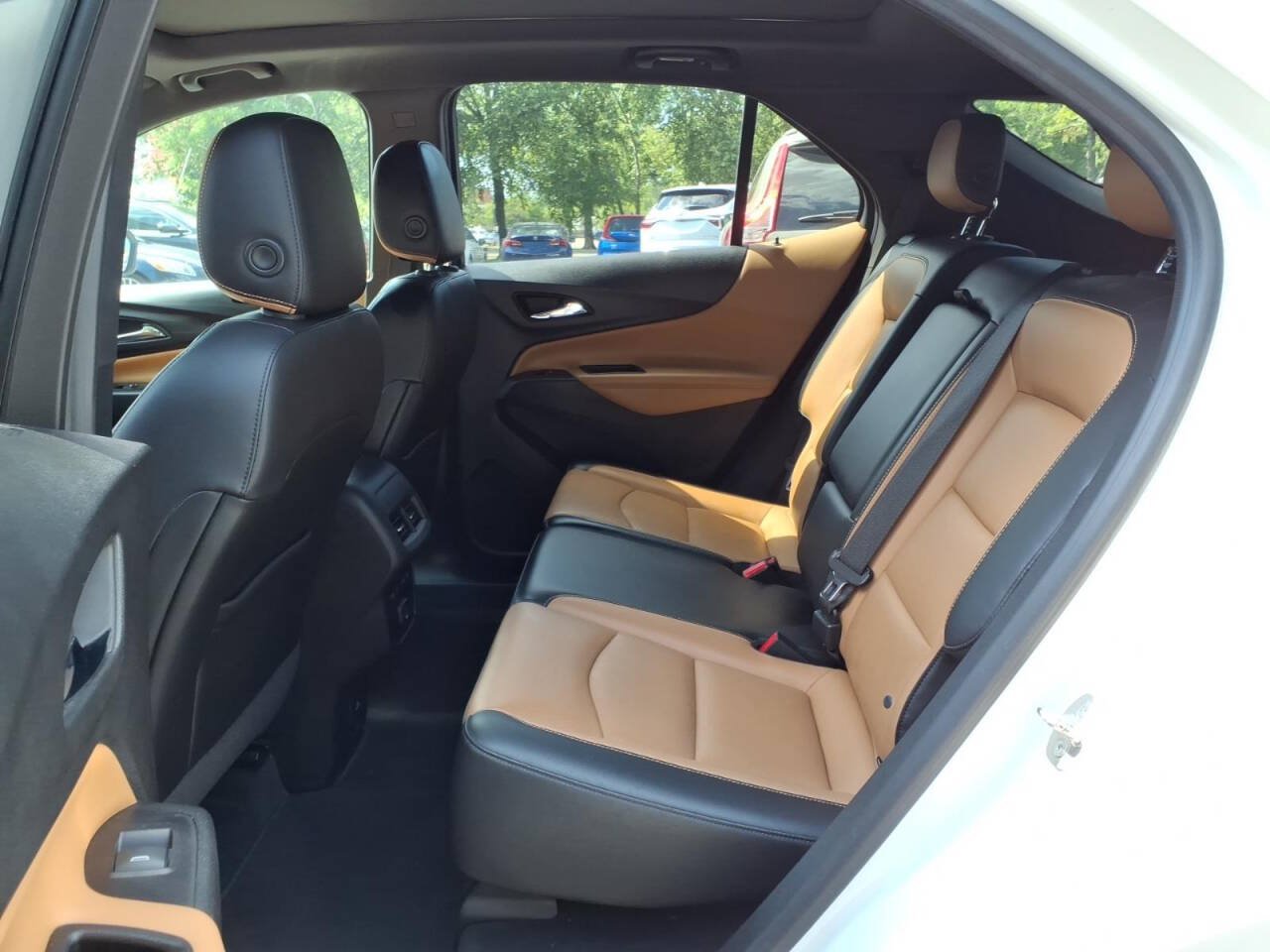 Used 2019 Chevrolet Equinox Premier AWD/4WD image 4