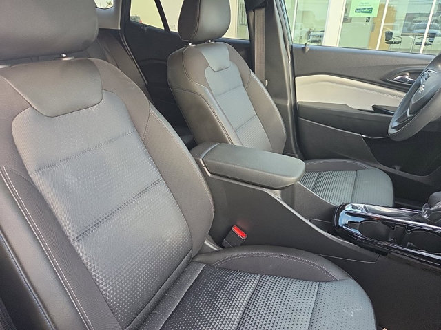 Used 2026 Chevrolet Trax LT FWD image 17