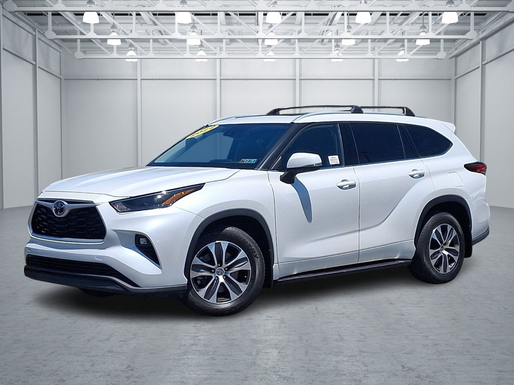 Used 2022 Toyota Highlander XLE AWD/4WD image 5