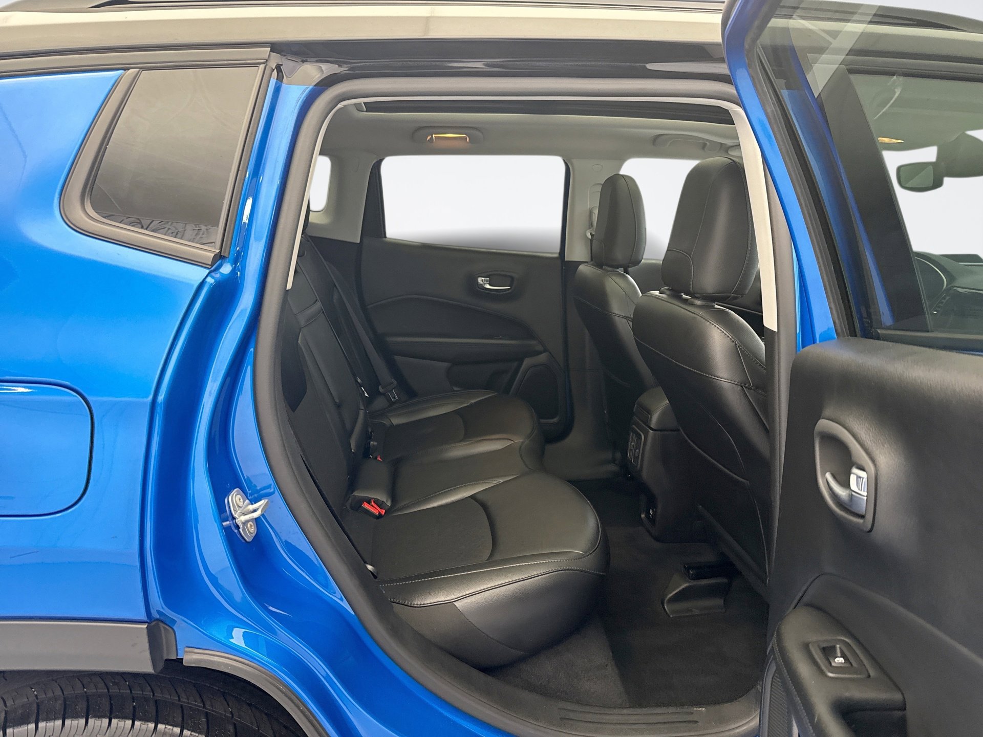 Used 2020 Jeep Compass Latitude AWD/4WD image 18