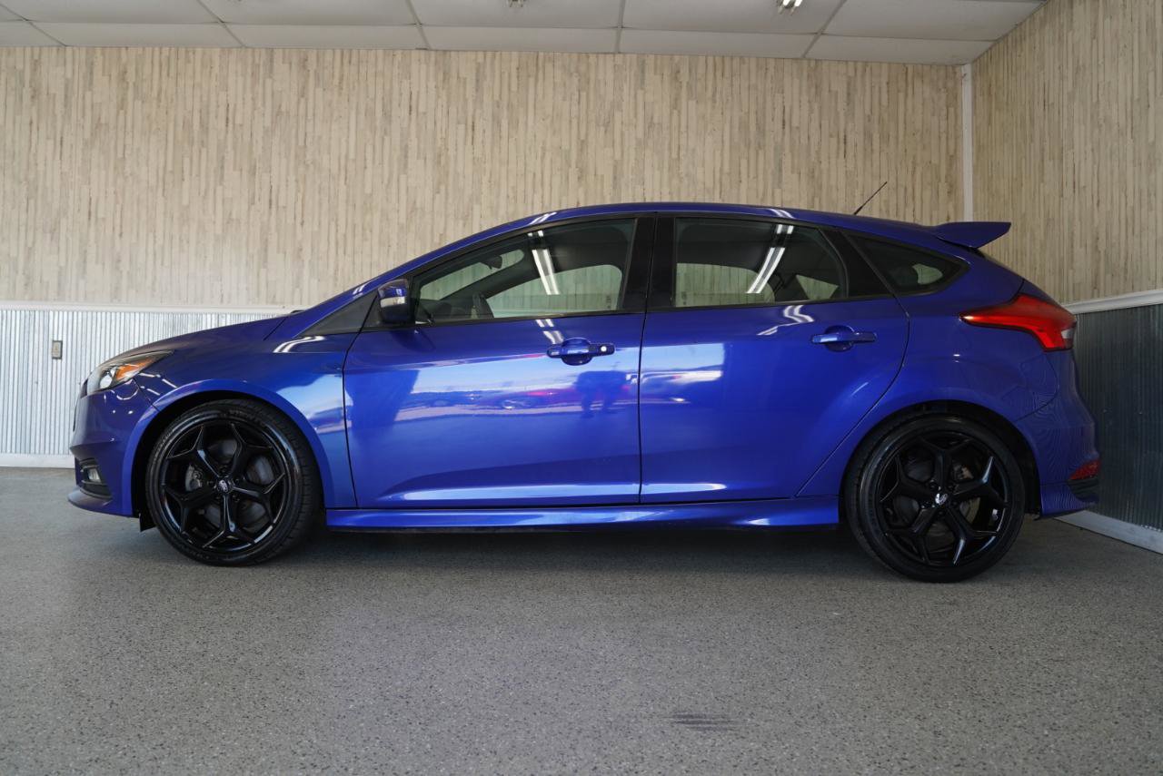 Used 2015 Ford Focus ST FWD image 5