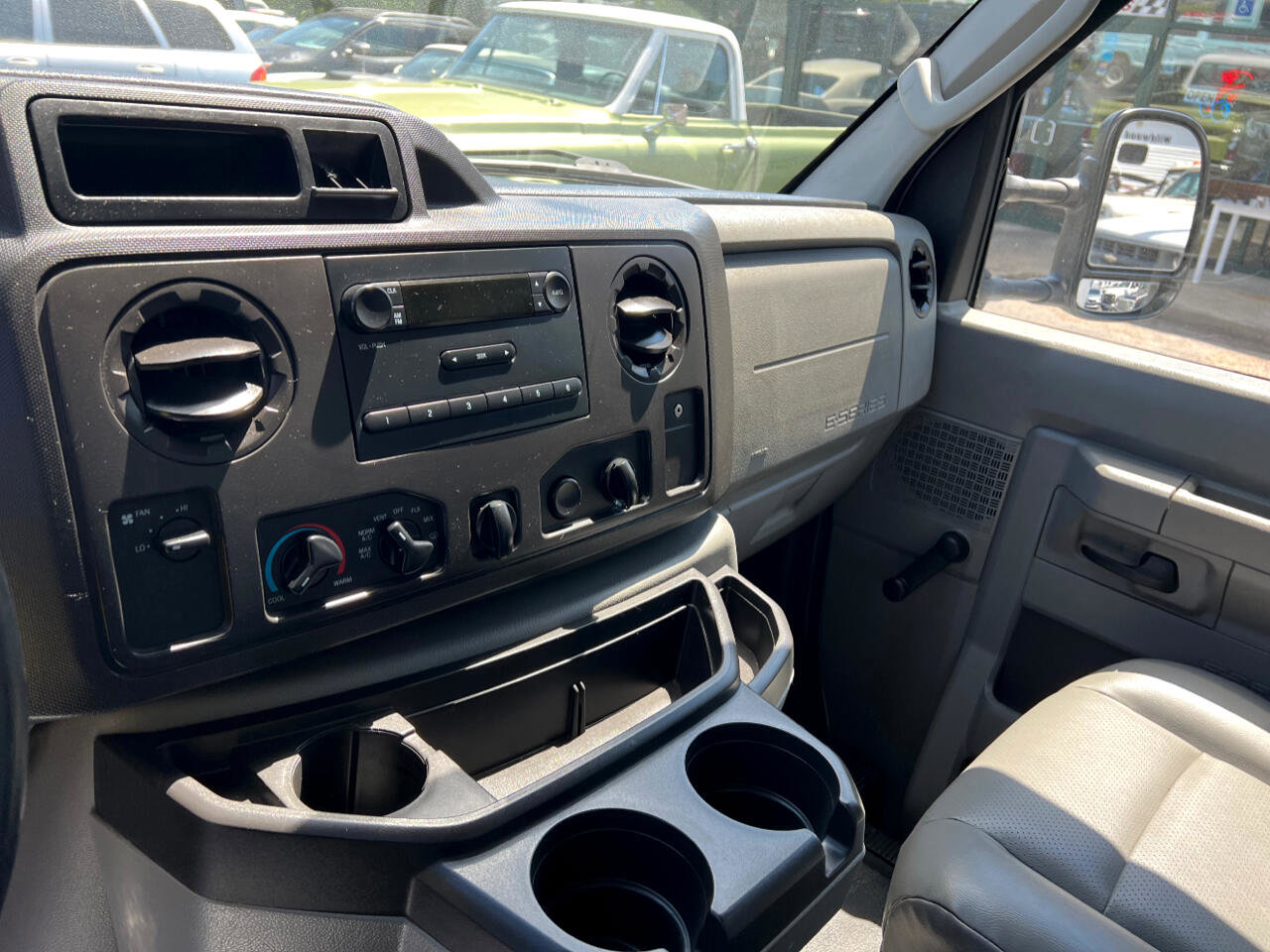 Used 2015 Ford E-350 and Econoline 350 Super Duty image 10