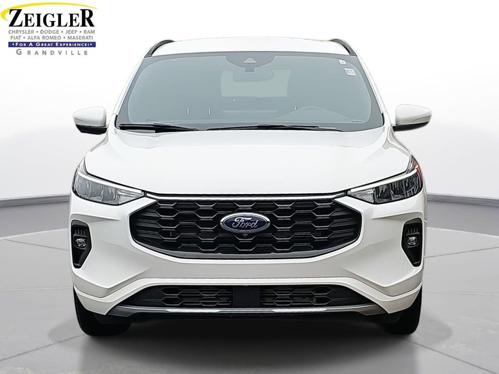 Used 2023 Ford Escape ST-Line Select w/ Tech Pack #2 image 2