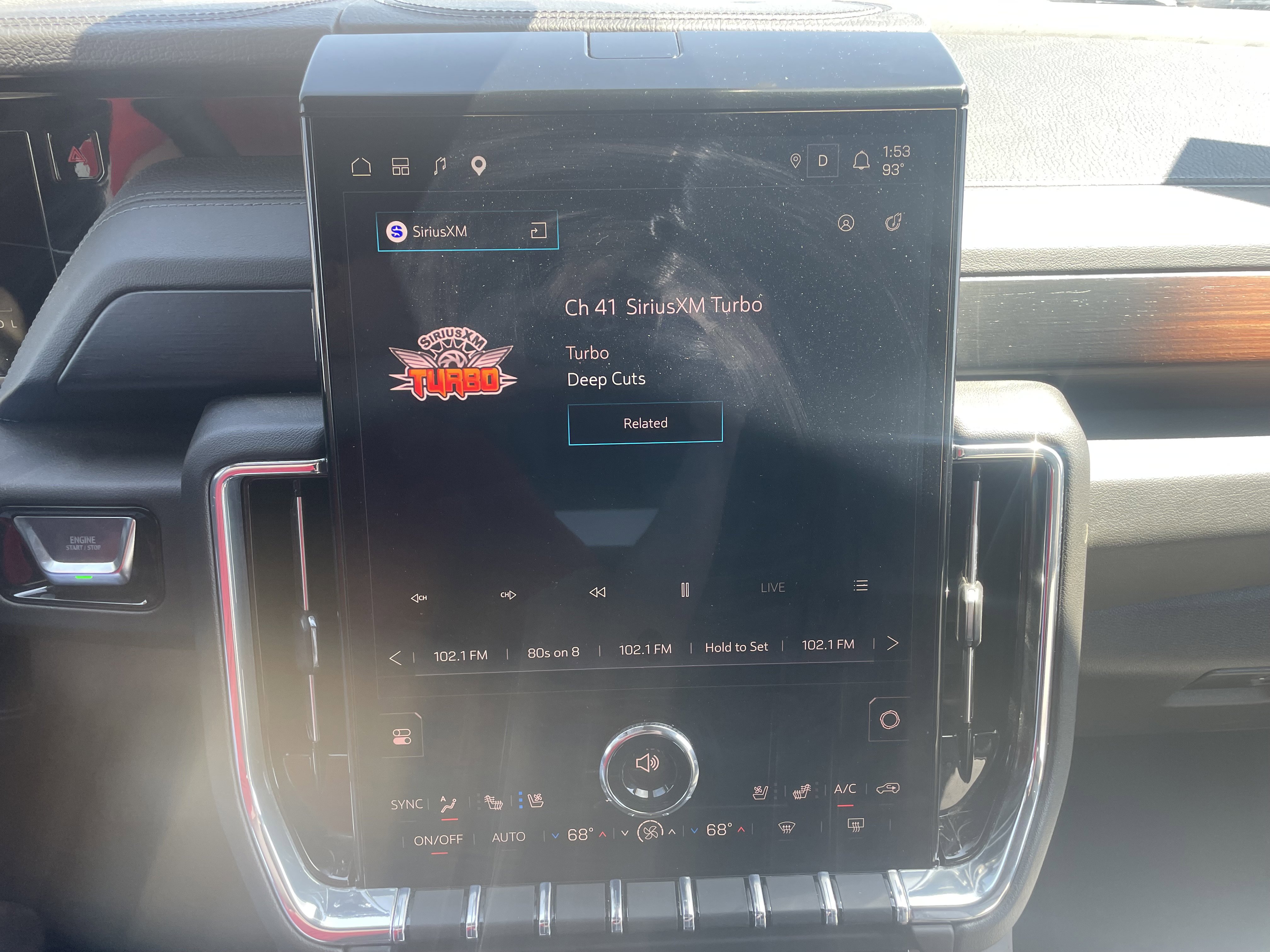 Used 2025 GMC Yukon XL Denali AWD/4WD image 19
