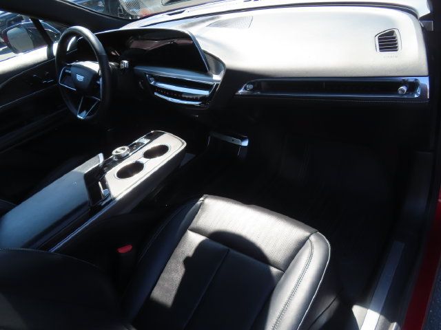 Certified 2024 Cadillac Lyriq Luxury AWD/4WD image 45