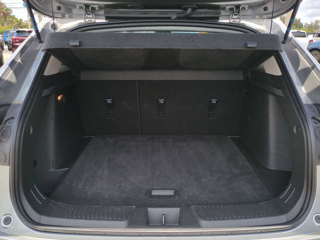 Used 2025 Chevrolet Trax LT w/ LT Convenience Package FWD image 14