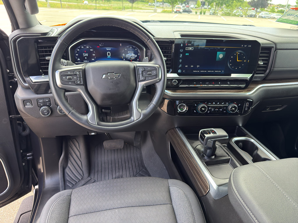 Used 2023 Chevrolet Silverado 1500 RST w/ Z71 Off-Road Package AWD/4WD image 16