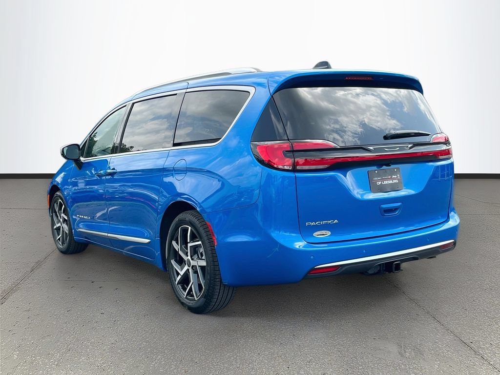 New 2027 Chrysler Pacifica Pinnacle w/ Theater Group FWD image 5