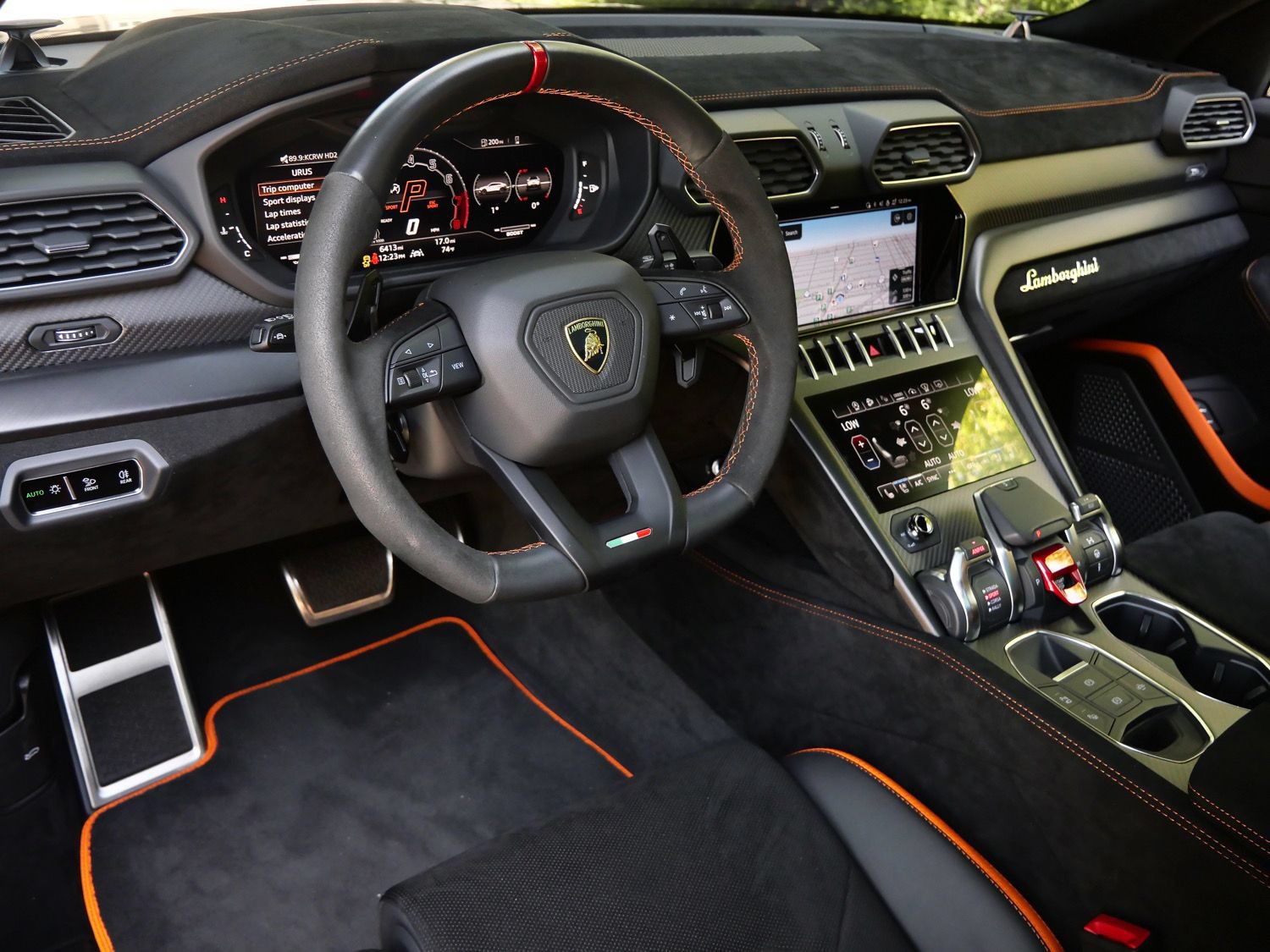 Used 2024 Lamborghini Urus Performante AWD/4WD image 10