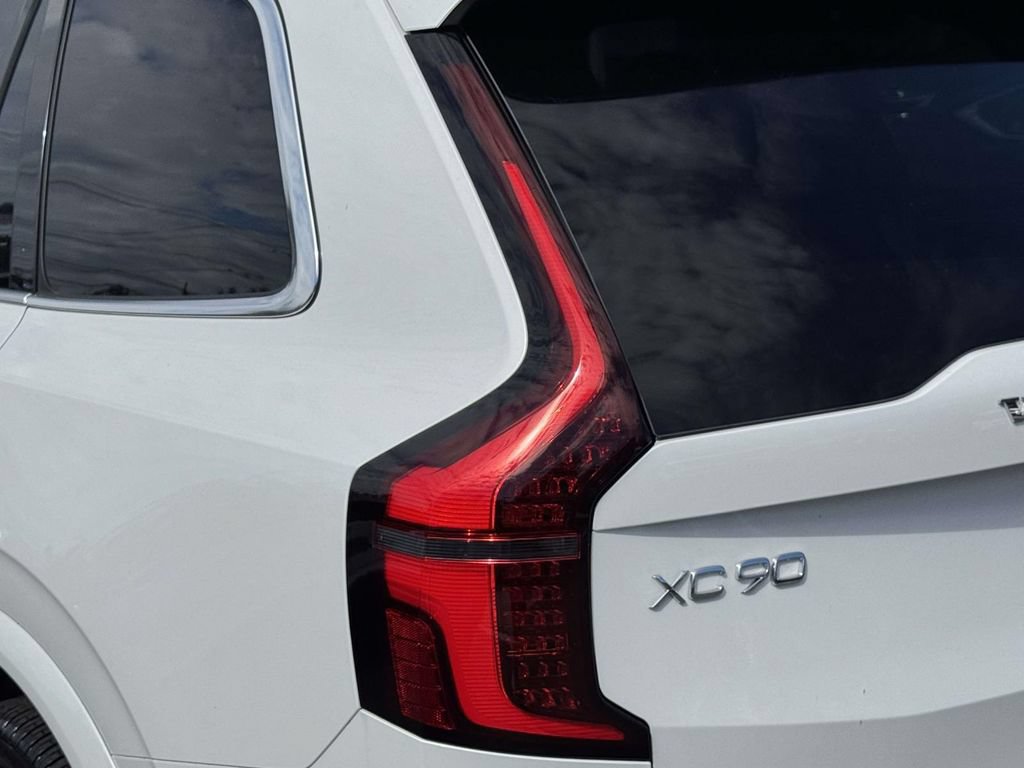 Used 2026 Volvo XC90 B6 Plus w/ Protection Package Premier AWD/4WD image 8