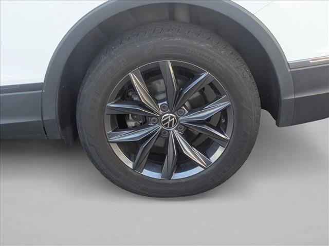 Used 2022 Volkswagen Tiguan SE image 22