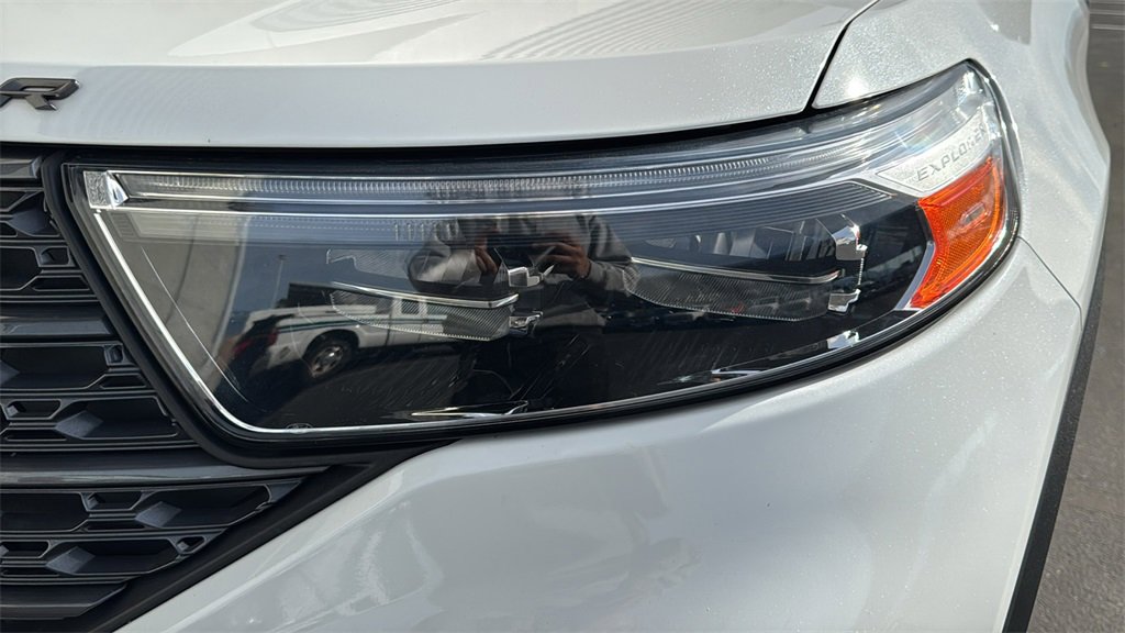 Certified 2023 Ford Explorer XLT w/ Equipment Group 202A image 6