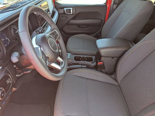 Used 2025 Jeep Wrangler Unlimited Sahara w/ Safety Group image 22