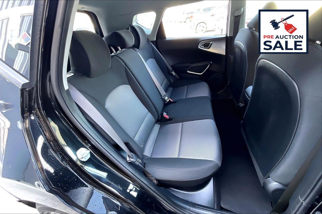 Used 2025 Kia Soul LX w/ LX Technology Package FWD image 26