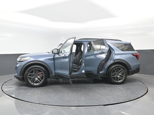 Certified 2025 Ford Explorer ST w/ Sun And Sound Package AWD/4WD image 30