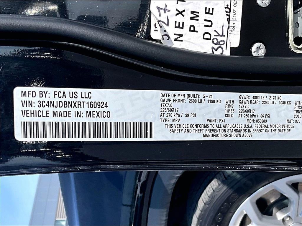 Used 2024 Jeep Compass Latitude image 33