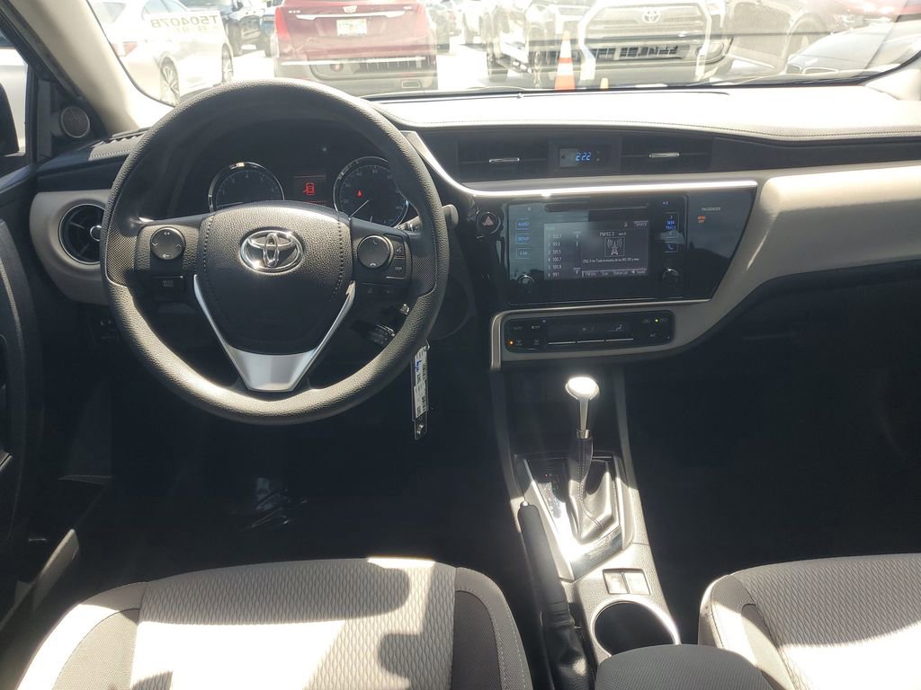 Used 2017 Toyota Corolla LE FWD image 8