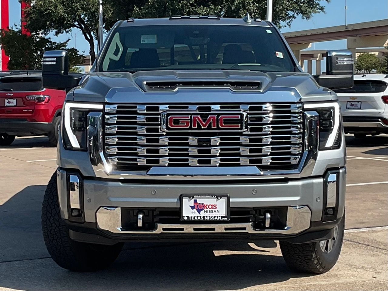 Used 2025 GMC Sierra 2500 Denali w/ Denali Reserve Package AWD/4WD image 2