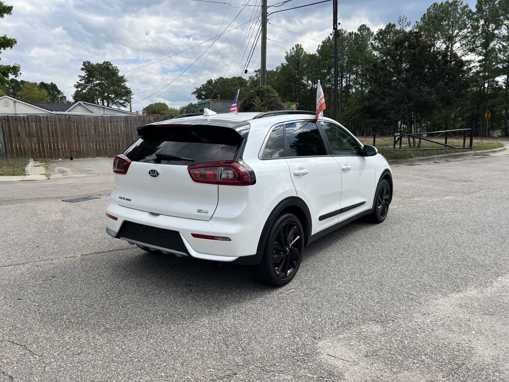 Used 2019 Kia Niro S Touring FWD image 5